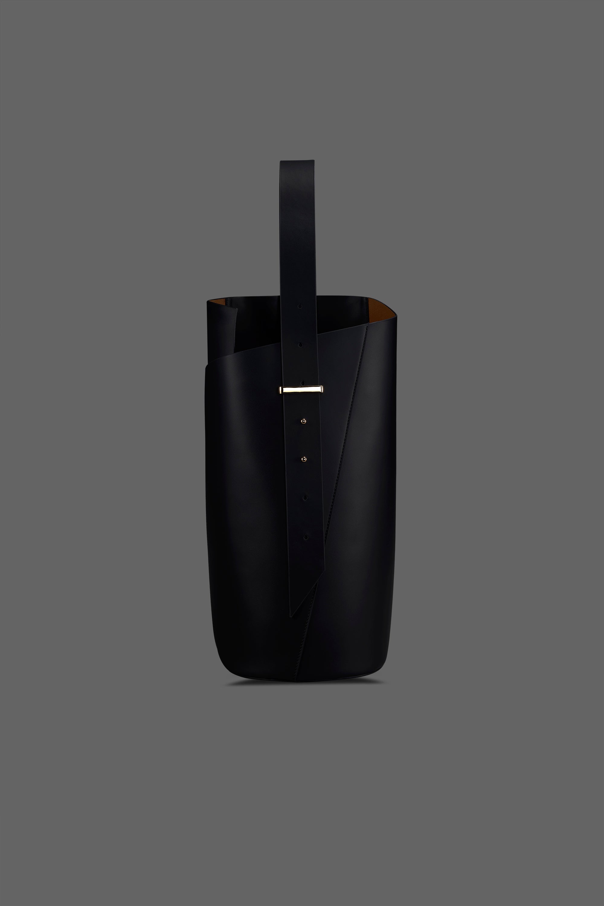 Vase with Shelf Pouch