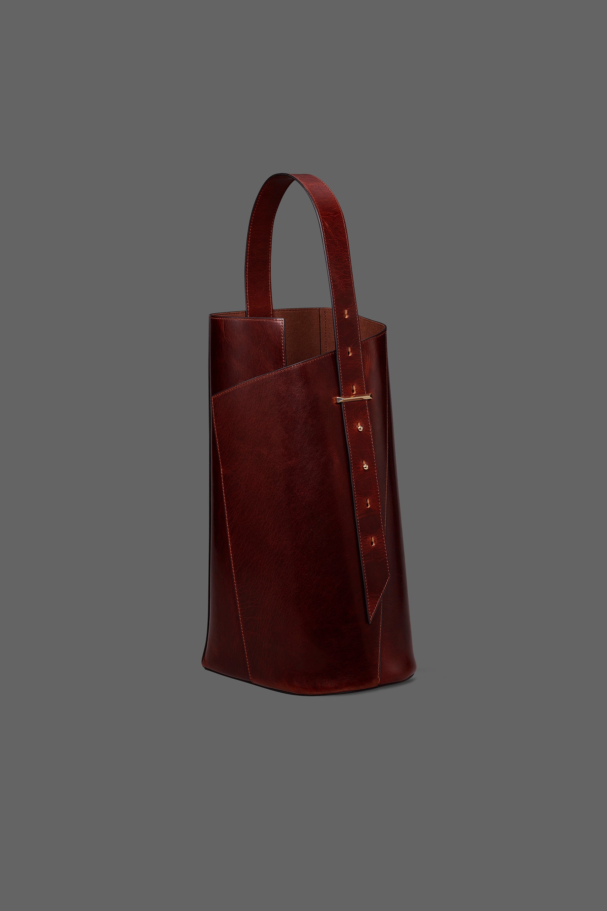 Vase with Shelf Pouch