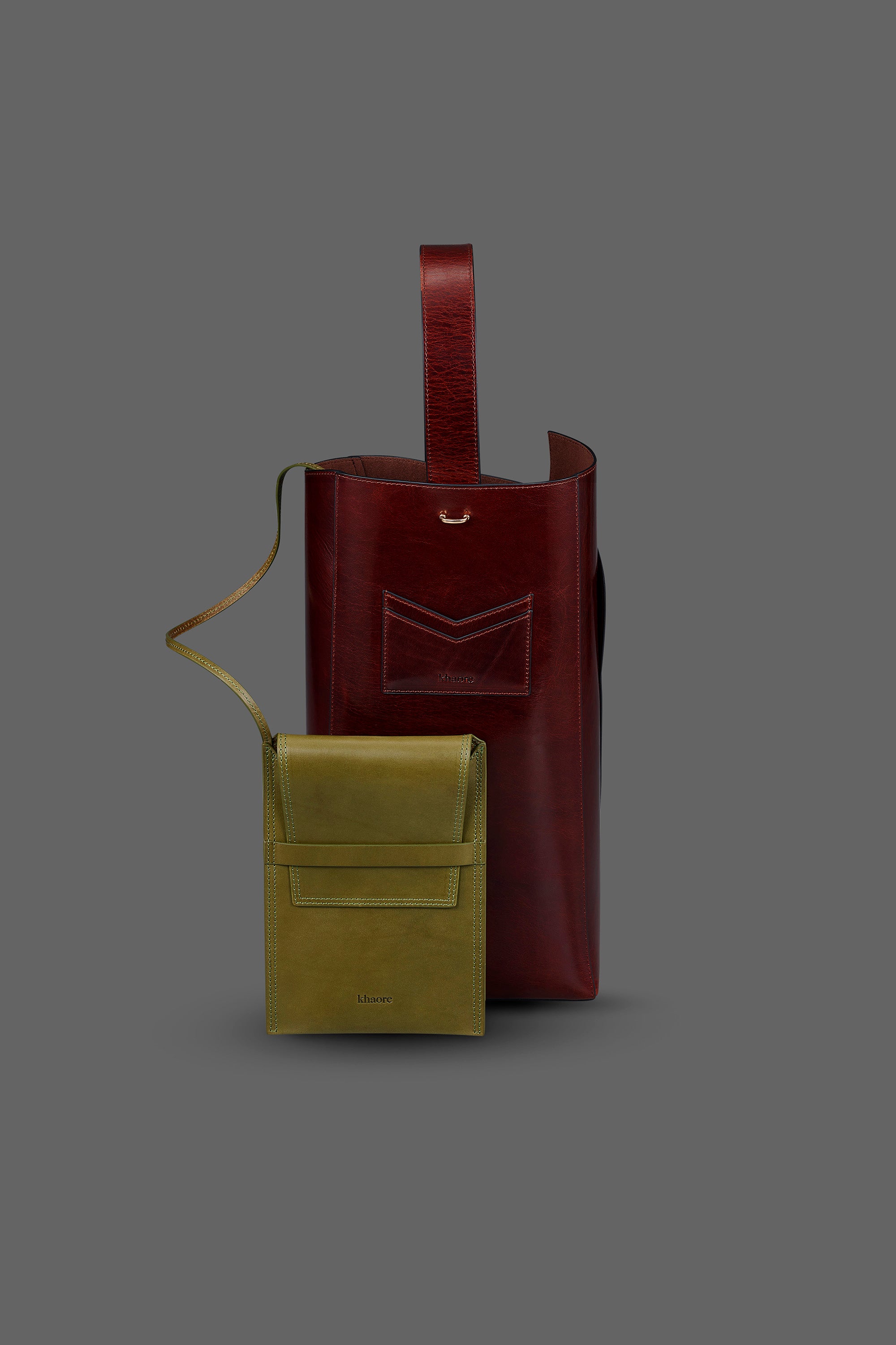 Vase with Shelf Pouch