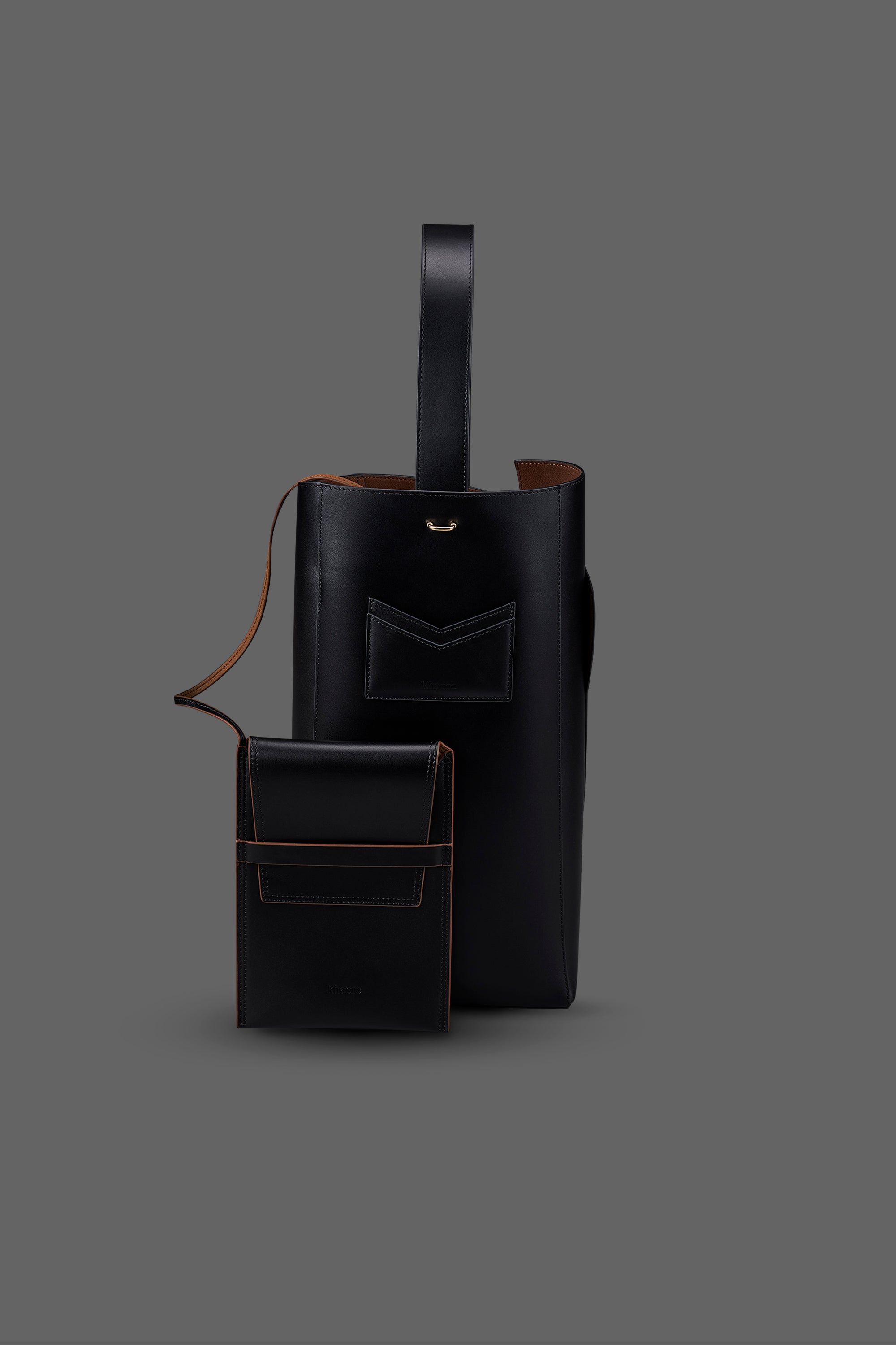 Vase with Shelf Pouch